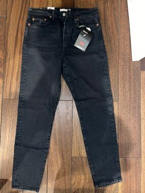 Black Levi’s Wedgie high waisted jeans